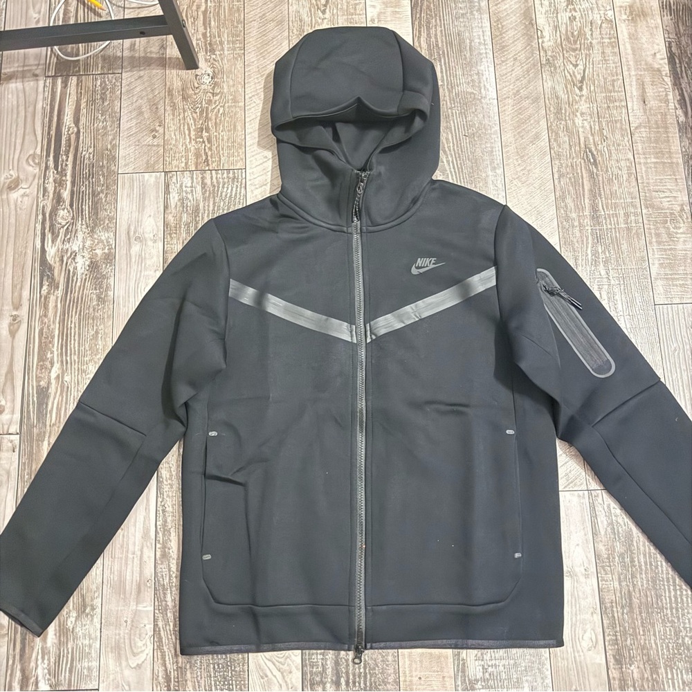 Men's Black Nike Tech